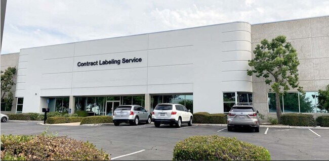 Plus de détails pour 4881 E Airport Dr, Ontario, CA - Industriel à louer