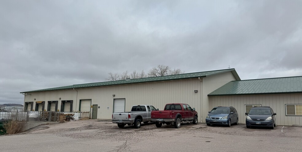1051 Kennel Dr, Rapid City, SD for lease - Building Photo - Image 2 of 12