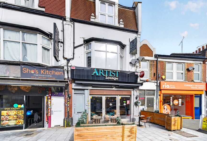 31 Westbury Ave, Londres à louer - Photo du bâtiment - Image 2 de 7