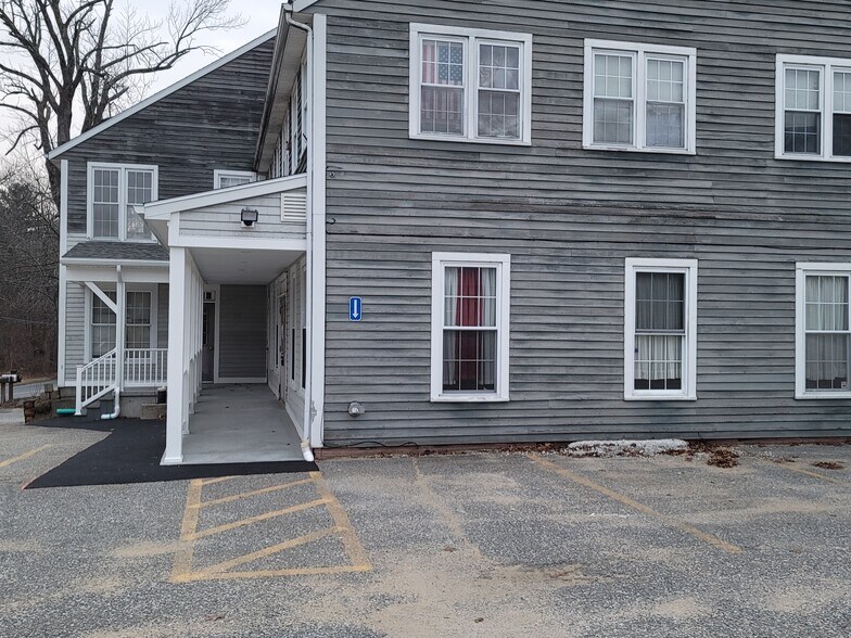191 City Depot Rd, Charlton, MA à louer - Photo du bâtiment - Image 3 de 9