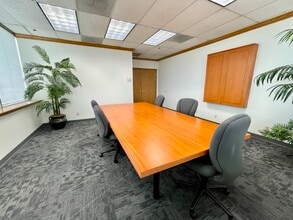 1425 W Foothill Blvd, Upland, CA à louer Photo intérieure- Image 1 de 9