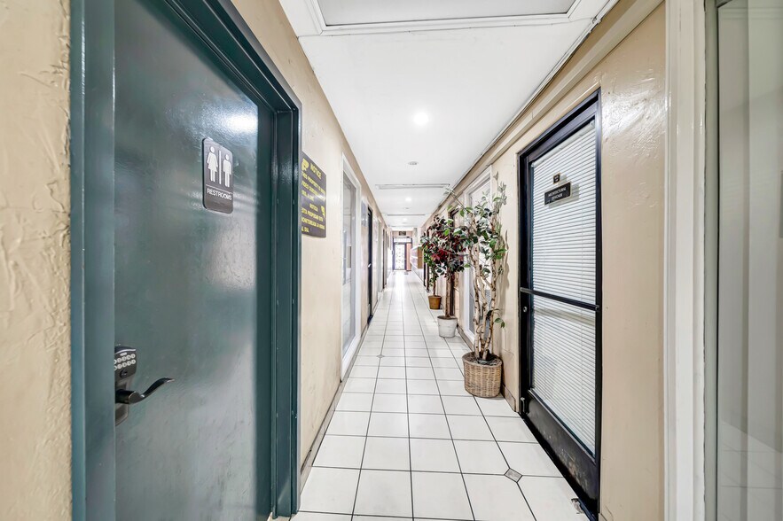 6358-6360 Van Nuys Blvd, Van Nuys, CA à louer - Photo intérieure - Image 3 de 12