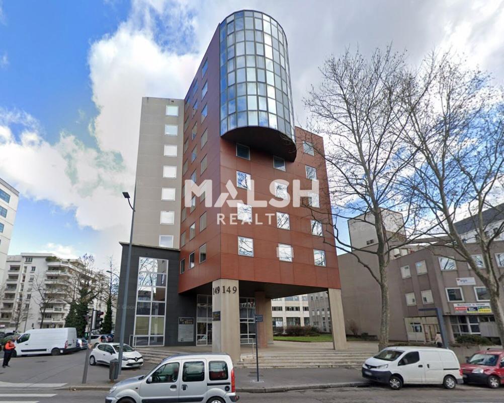 Office in Villeurbanne for lease Building Photo- Image 1 of 12