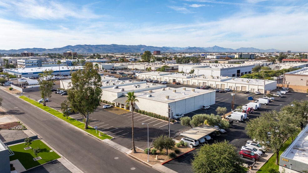 910 S Hohokam Dr, Tempe, AZ for lease - Building Photo - Image 2 of 12
