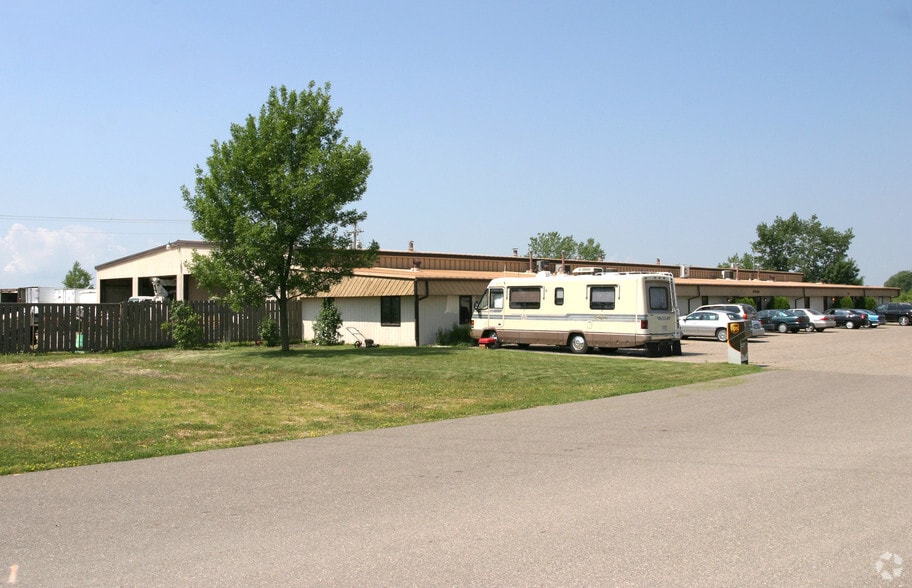 17066 County Road 87, Prior Lake, MN à louer - Photo du bâtiment - Image 2 de 6