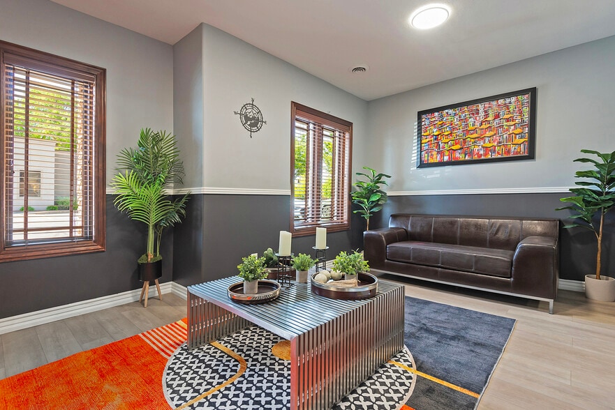 6783 S Redwood Rd, West Jordan, UT for sale - Interior Photo - Image 2 of 45