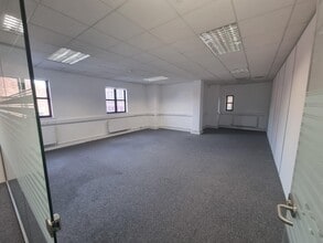 Pottery Rd, Wigan for lease Interior Photo- Image 1 of 7