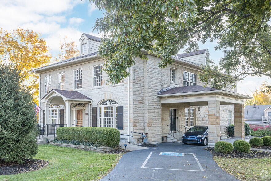 311 W Jefferson St, La Grange, KY à vendre - Photo du bâtiment - Image 2 de 3