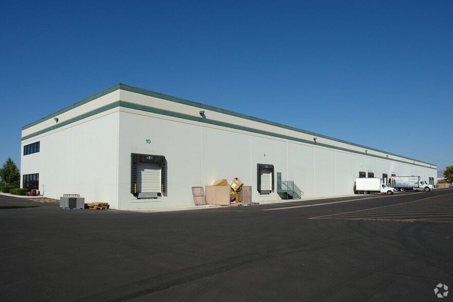 545-619 N Cloverdale Rd, Boise, ID à louer - Photo du bâtiment - Image 2 de 9