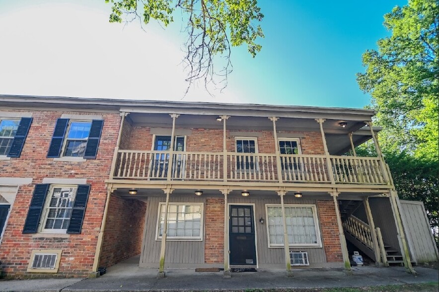 11 Village Sq, Cincinnati, OH à vendre - Photo principale - Image 1 de 26