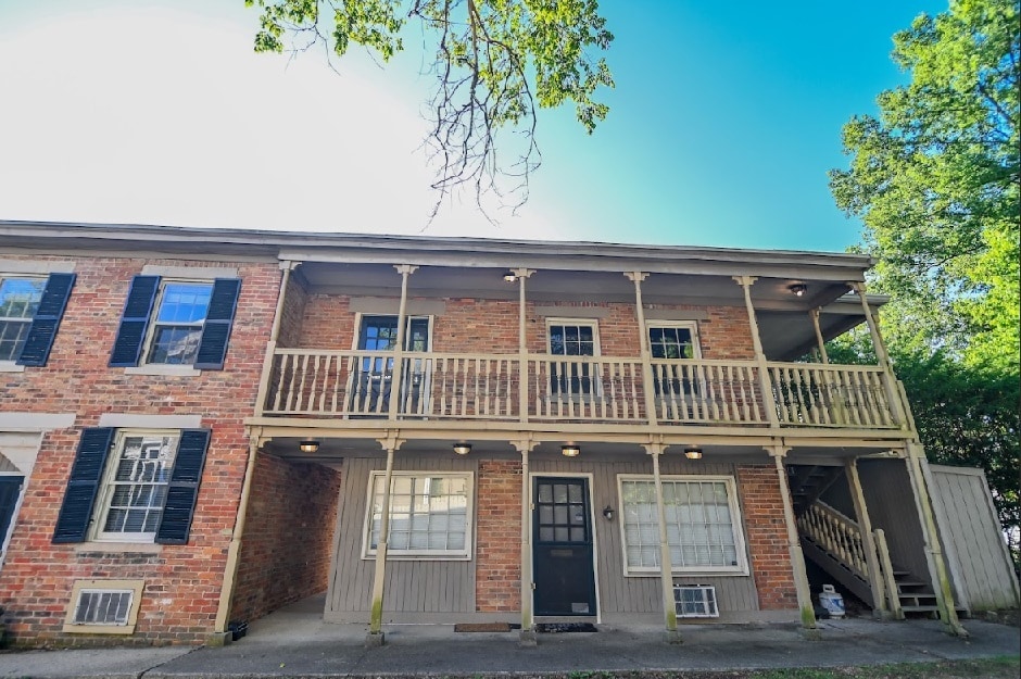 11 Village Square Glendale Package portfolio of 4 properties for sale on LoopNet.ca Primary Photo- Image 1 of 4