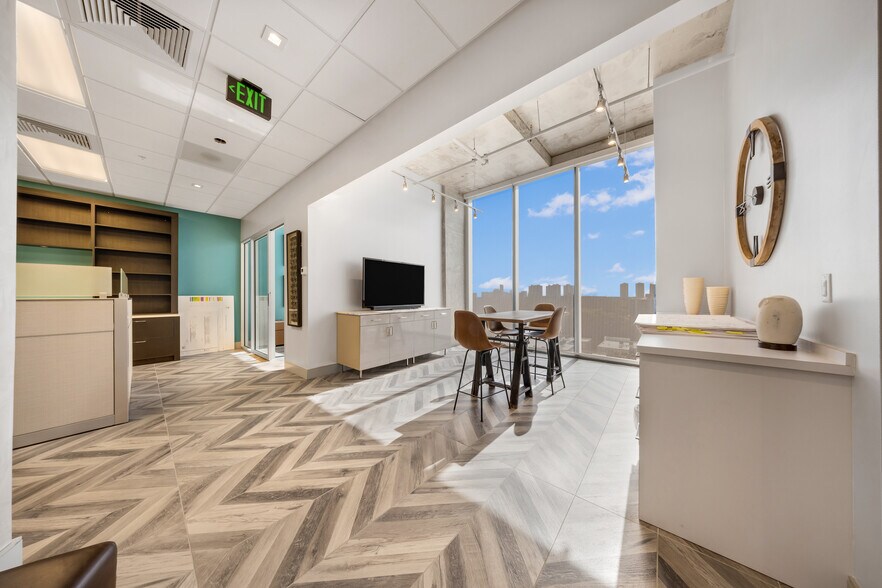 2980 NE 207th St, Aventura, FL à louer - Photo intérieure - Image 3 de 91