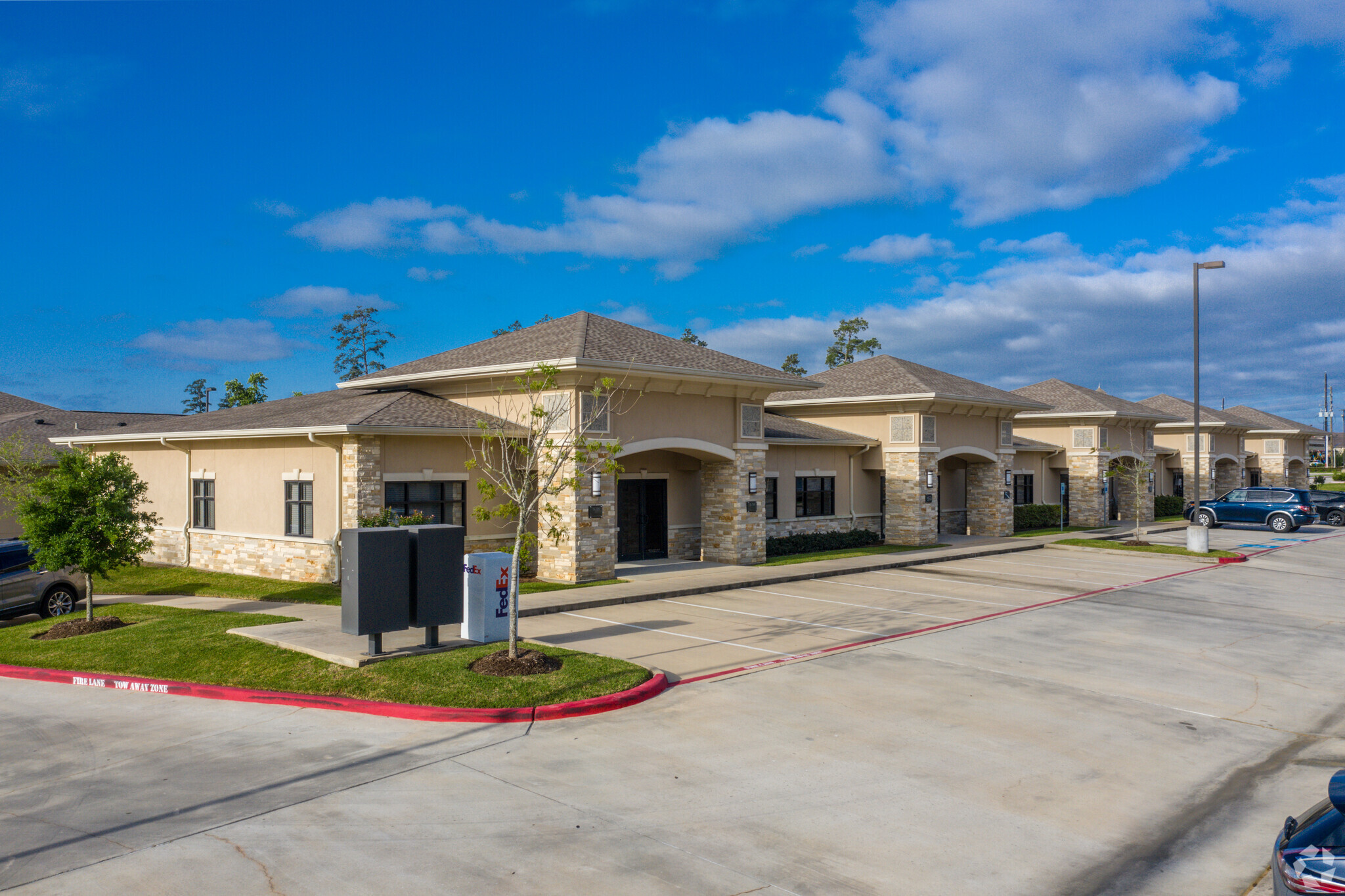 Bureau dans Tomball, TX à vendre Photo principale- Image 1 de 1