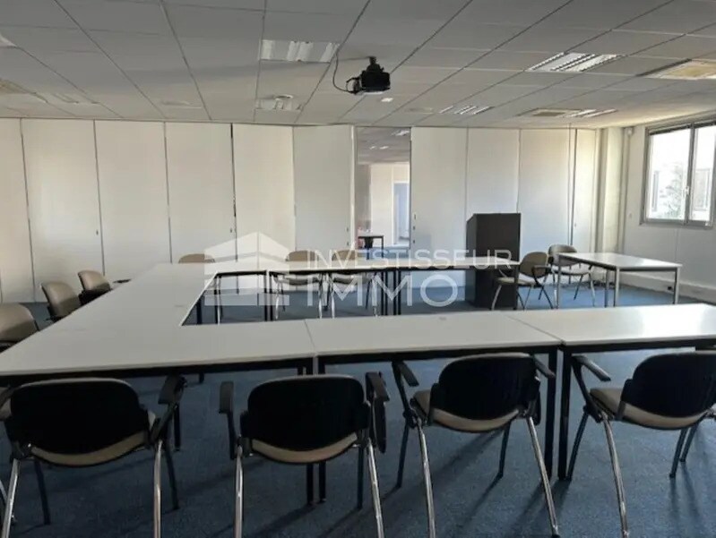 Office in Nanterre for lease Building Photo- Image 1 of 18