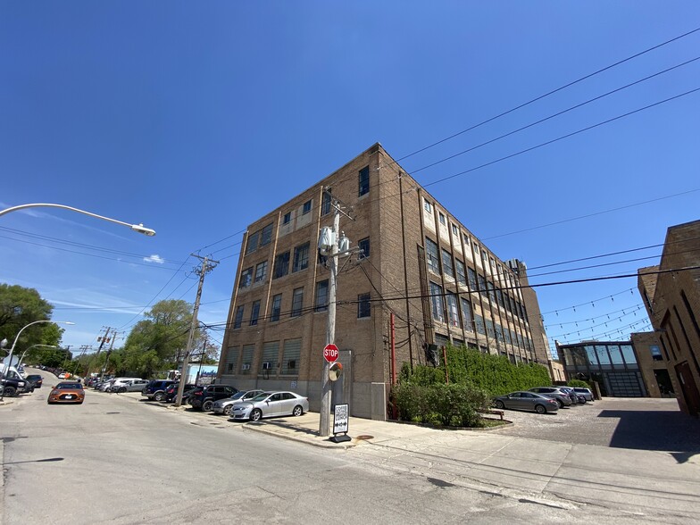 3065 N Rockwell St, Chicago, IL à vendre - Photo du bâtiment - Image 3 de 10