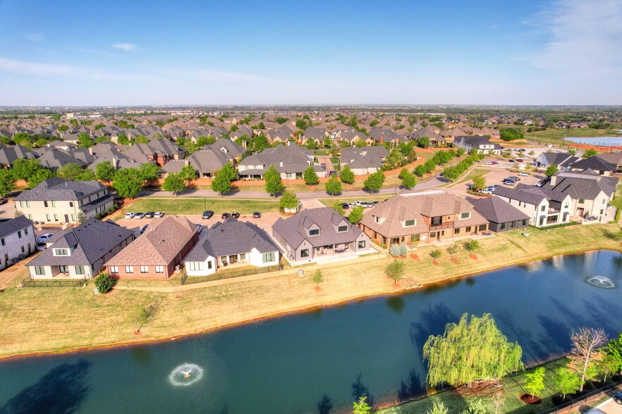 16362 Muirfield Place, Edmond, OK for sale - Building Photo - Image 2 of 34