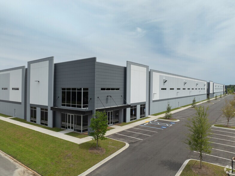 7489 Commonwealth Ave, Jacksonville, FL à louer - Photo du bâtiment - Image 3 de 13