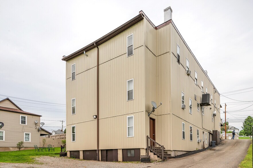 277 N Gallatin Ave, Uniontown, PA à vendre - Photo du bâtiment - Image 3 de 64
