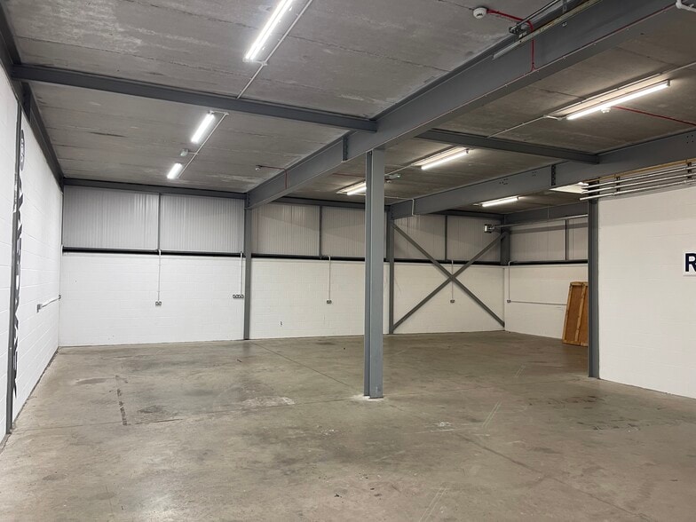 Lower Cape, Warwick for lease - Building Photo - Image 3 of 18