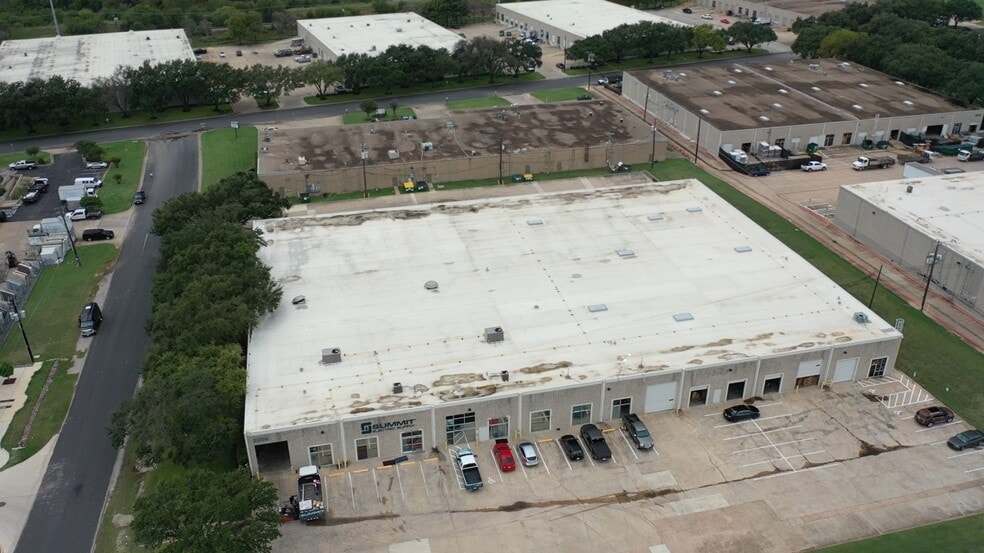 3206 Industrial Ter, Austin, TX for lease - Commercial Listing Video - Image 2 of 20