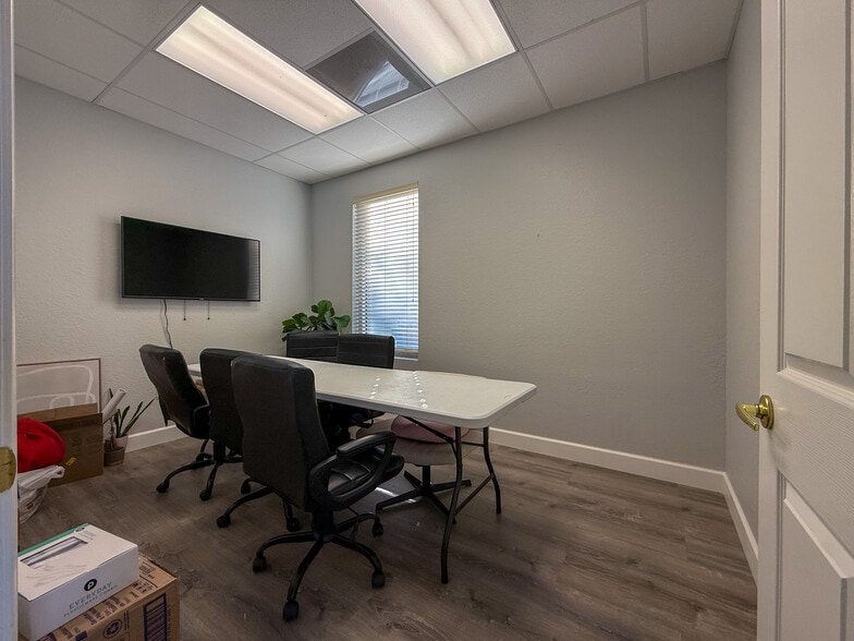 2562 Commerce Pky, North Port, FL for lease - Building Photo - Image 3 of 8