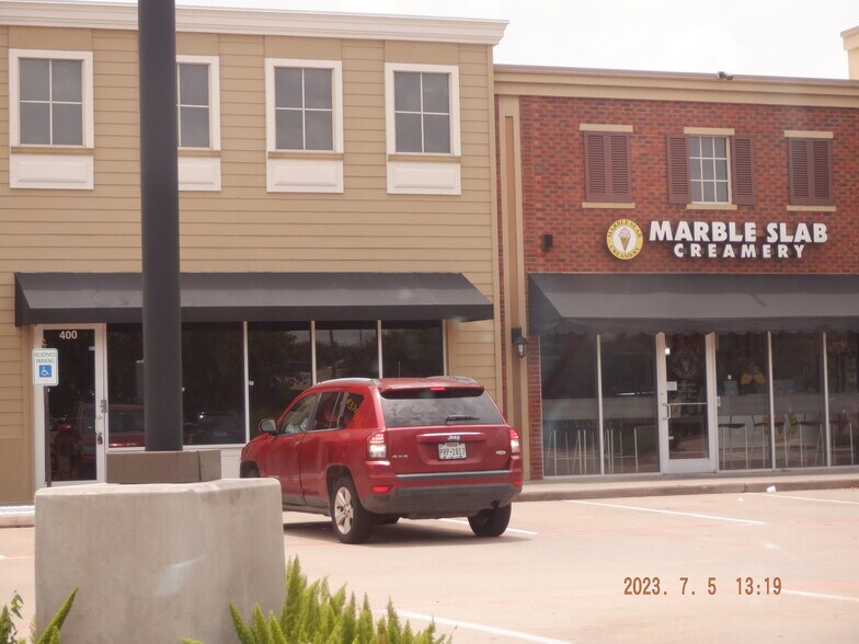 636 Highway 6, Sugar Land, TX à louer - Photo du bâtiment - Image 2 de 8