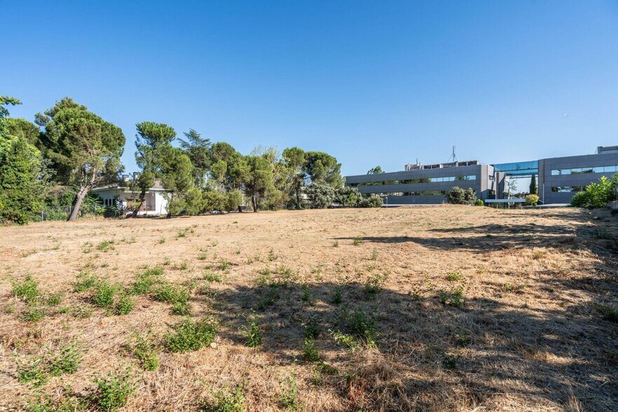 Terrain dans Madrid, Madrid à vendre - Photo du bâtiment - Image 3 de 12