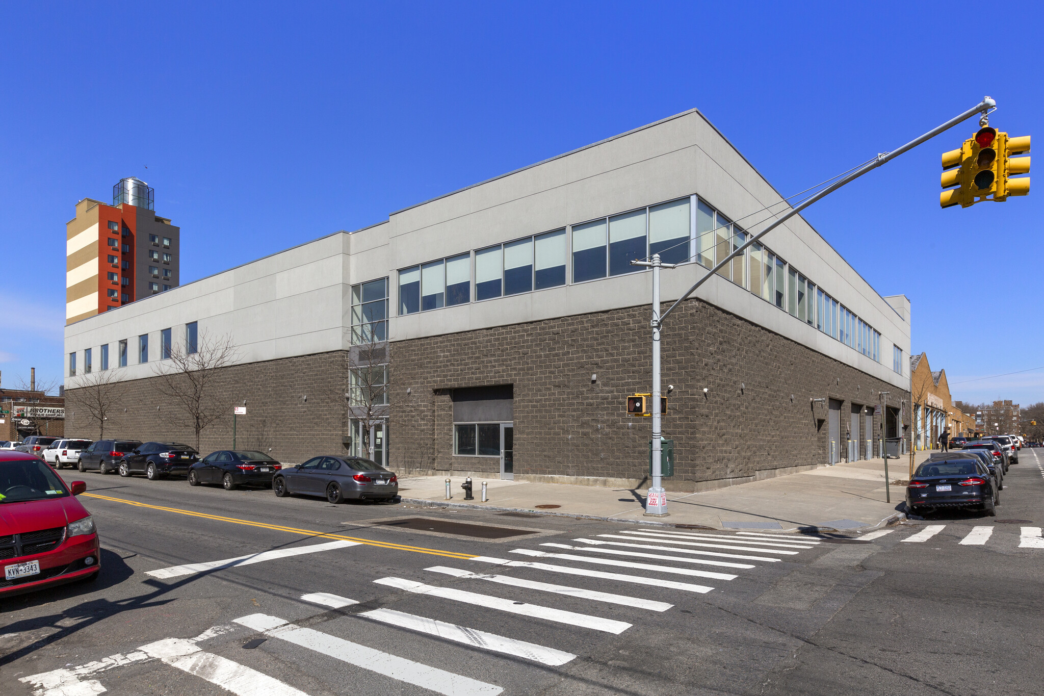 22-11 38th Ave, Long Island City, NY for lease Building Photo- Image 1 of 7