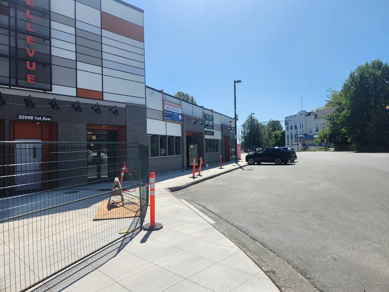 32988 1st Av, Mission, BC à louer - Photo du bâtiment - Image 3 de 3