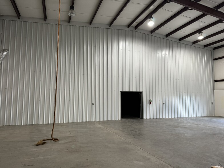 402 Machine Loop, Scott, LA for sale - Building Photo - Image 3 of 7