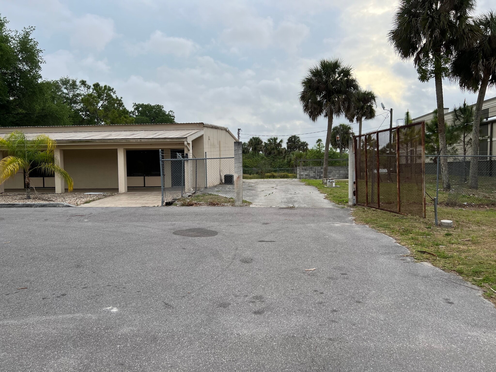 4841 Buckingham Rd, Fort Myers, FL à louer Photo intérieure- Image 1 de 7
