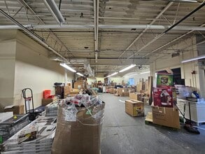 18 Terry Ave, Burlington, MA à vendre Photo intérieure- Image 2 de 2