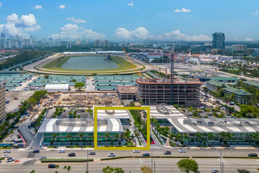 1006 Hallandale Beach Blvd, Hallandale Beach, FL à vendre - Photo du bâtiment - Image 3 de 8