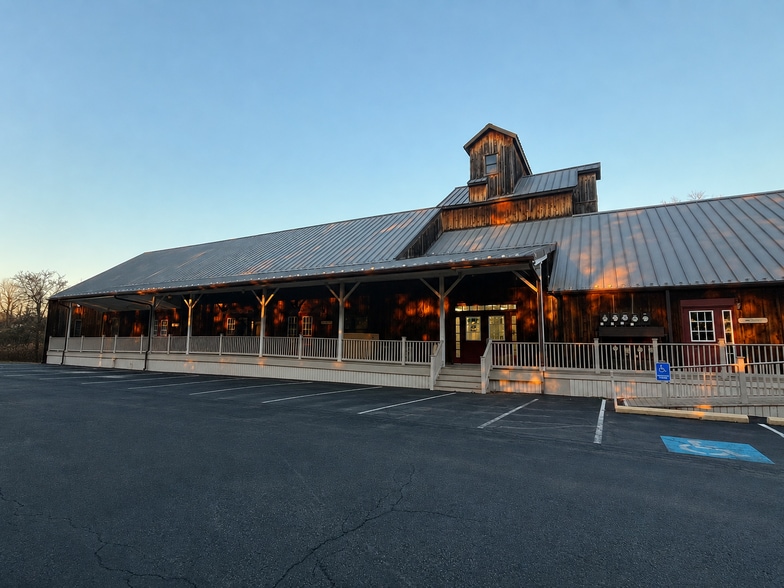 400 S Cross St, Chestertown, MD for lease - Building Photo - Image 3 of 11