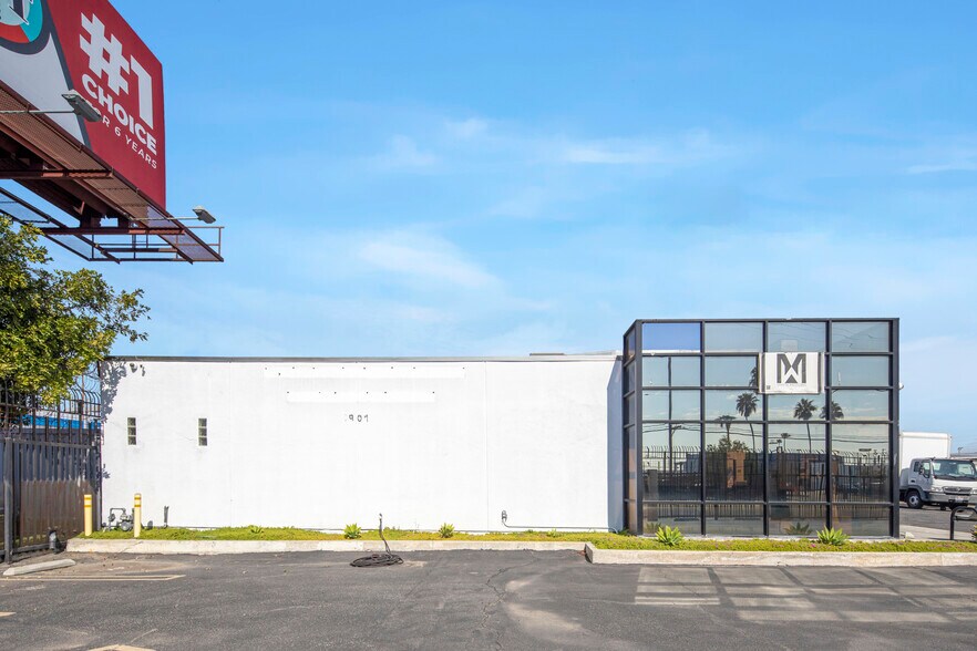 1907 E Washington Blvd, Los Angeles, CA à vendre - Photo du bâtiment - Image 2 de 13