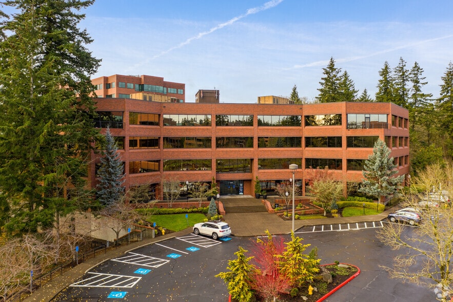 5665 Meadows Rd, Lake Oswego, OR for lease - Building Photo - Image 2 of 5