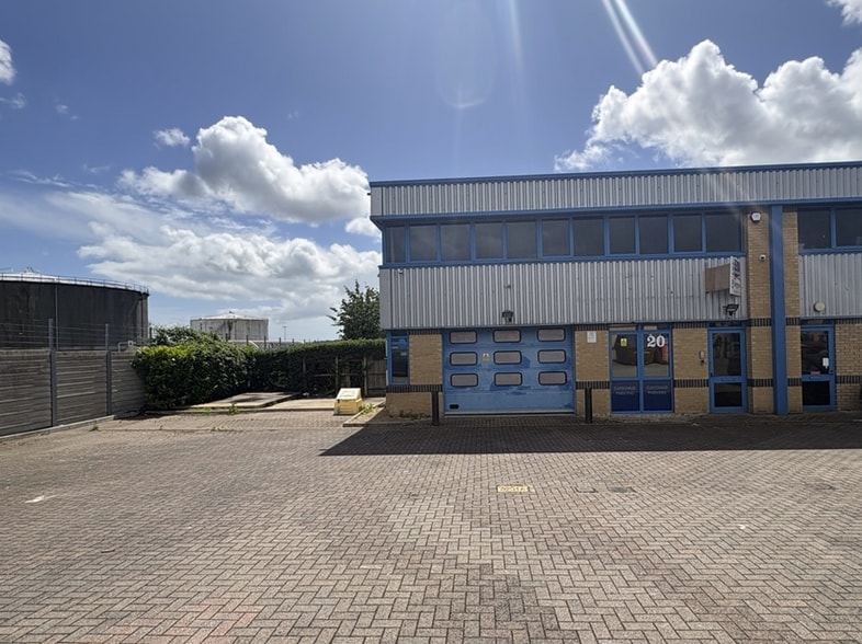25 Ensign Way, Southampton for sale - Building Photo - Image 3 of 3