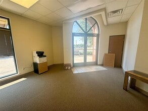 1300 Halsell St, Bridgeport, TX for lease Interior Photo- Image 1 of 10