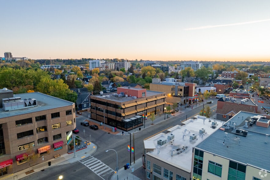 1220 Kensington Rd NW, Calgary, AB à louer - Aérien - Image 2 de 5