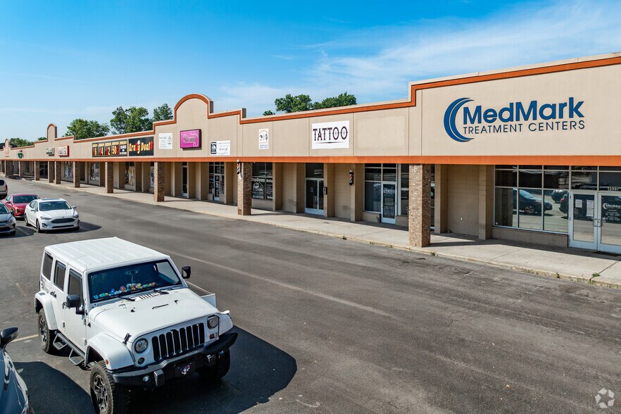 4244-4944 Poplar Level Rd, Louisville, KY à louer - Photo du bâtiment - Image 3 de 22