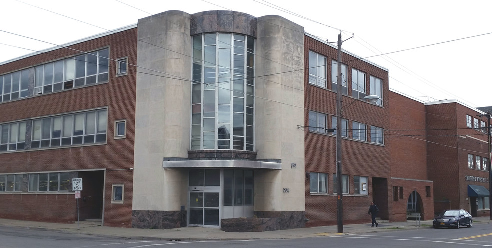 200 Court St, Binghamton, NY à vendre - Photo du bâtiment - Image 1 de 1