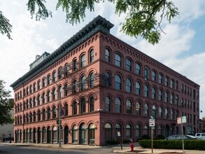 514 Fulton St, Troy, NY à louer Photo du bâtiment- Image 2 de 5