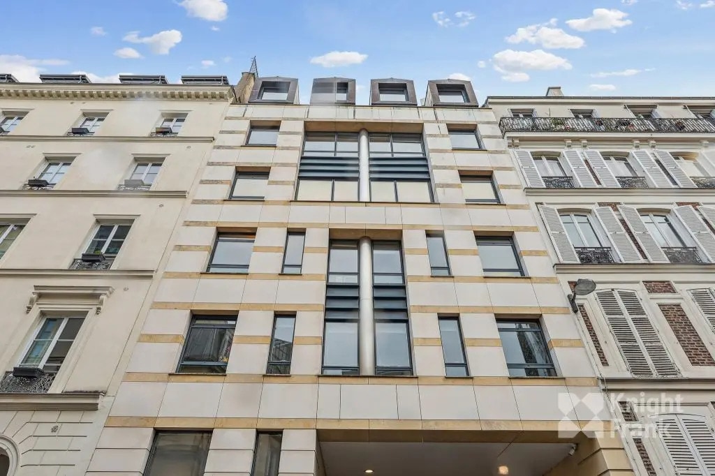 6-6 Rue Laferrière, Paris for lease Building Photo- Image 1 of 11