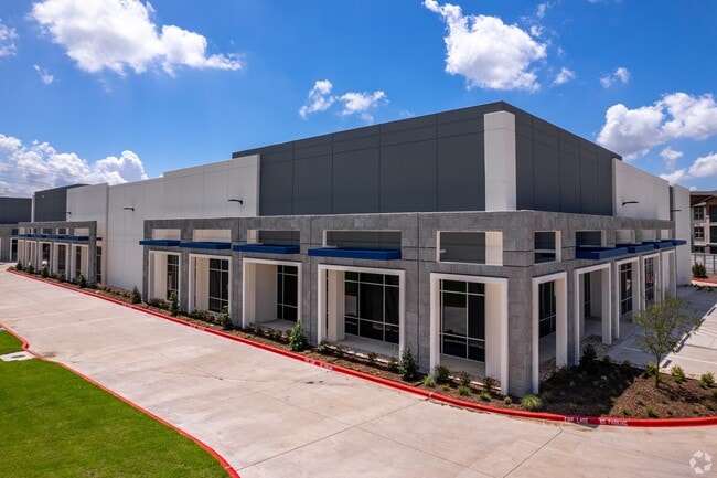 More details for Industrial Portfolio – Industrial for Sale, Grand Prairie, TX