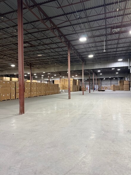 10 New Rd, Rumford, RI for lease - Building Photo - Image 2 of 17