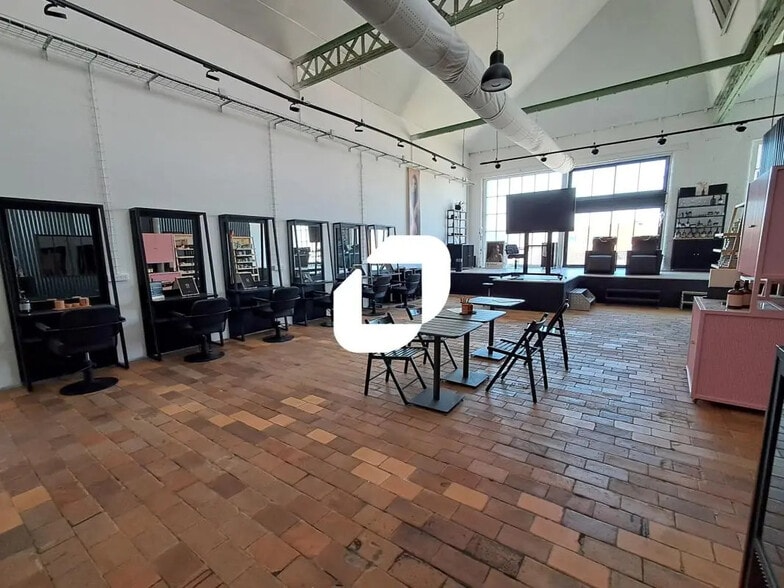 Office in Roncq for lease - Interior Photo - Image 1 of 11