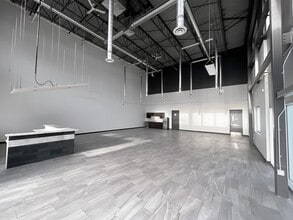 15350 111 Ave NW, Edmonton, AB à louer Photo intérieure- Image 1 de 3