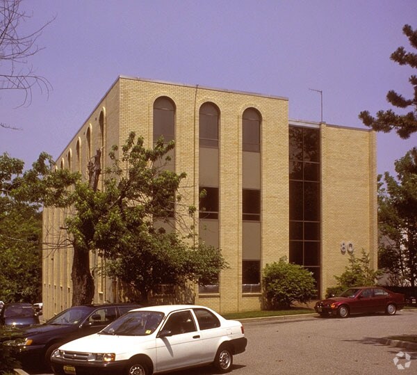 80 Pompton Ave, Verona, NJ à louer - Photo du bâtiment - Image 2 de 12