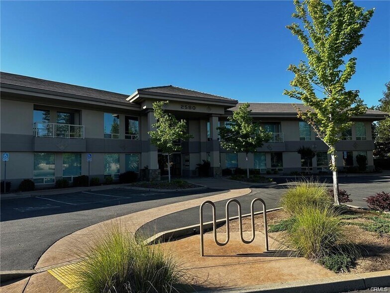 2580 Sierra Sunrise Ter, Chico, CA à louer - Photo du bâtiment - Image 2 de 57