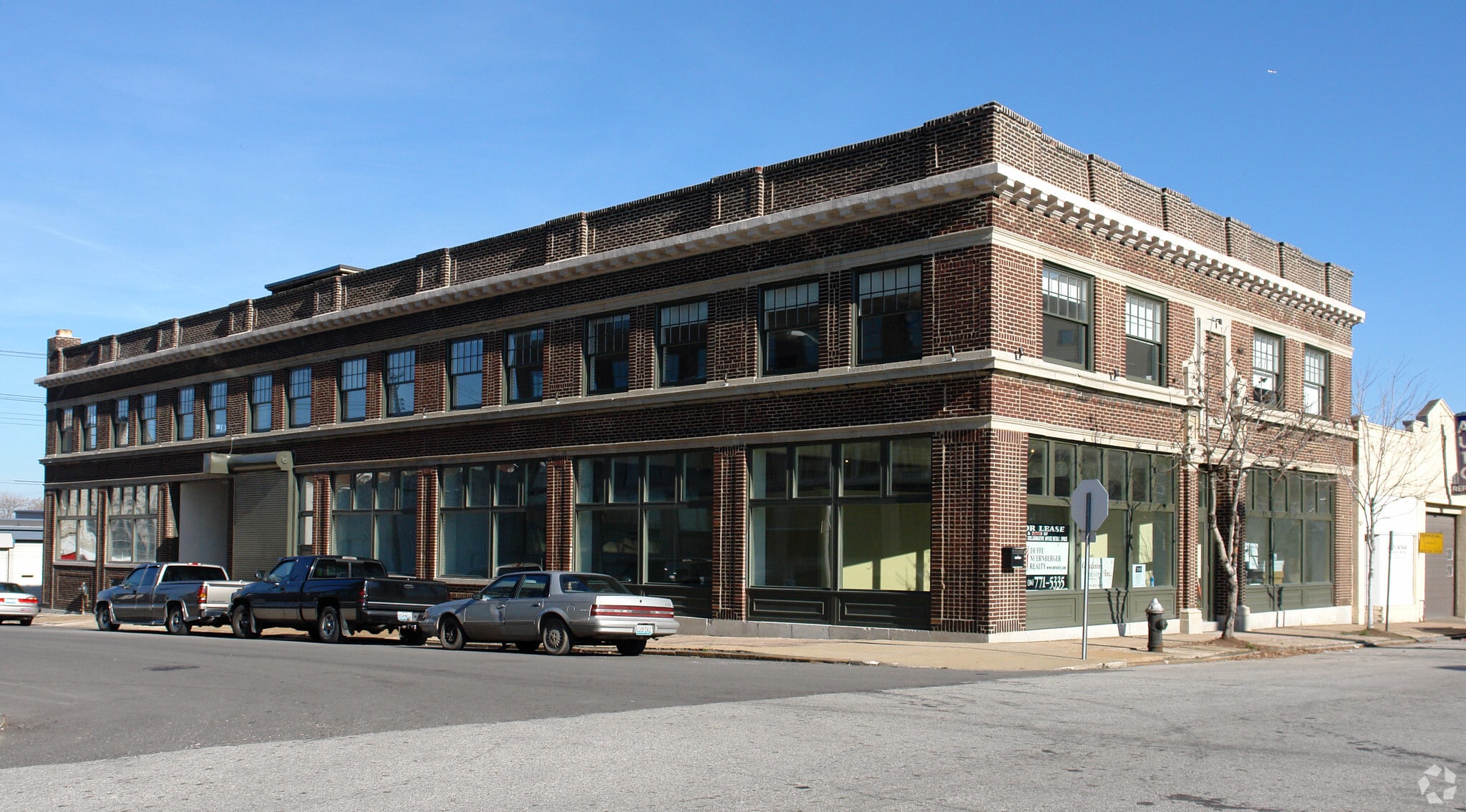 2745 Locust Blvd, Saint Louis, MO for lease Primary Photo- Image 1 of 30